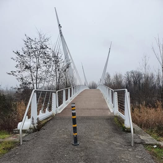 Da oggi chiusa per lavori di riqualificazione la passerella della ciclabile sul Secchia